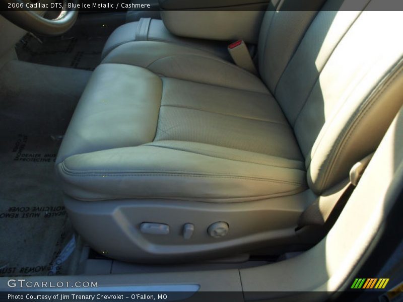 Blue Ice Metallic / Cashmere 2006 Cadillac DTS