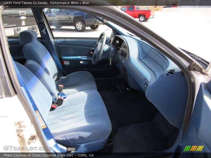 Performance White / Blue 1995 Ford Taurus GL Sedan