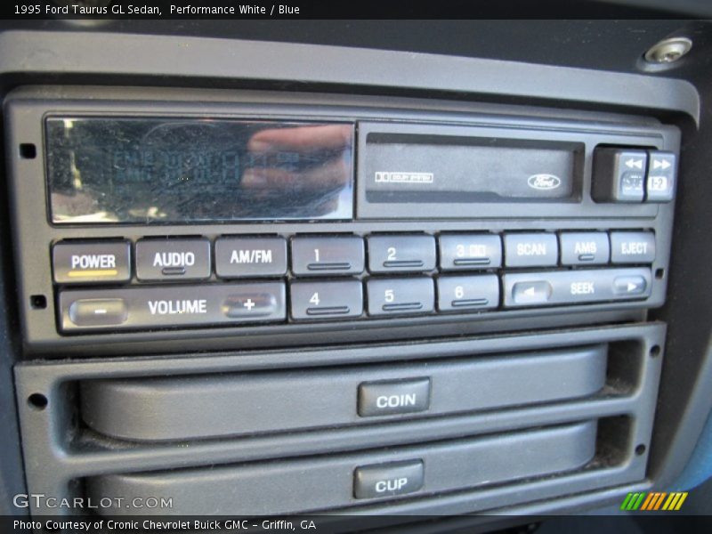 Performance White / Blue 1995 Ford Taurus GL Sedan
