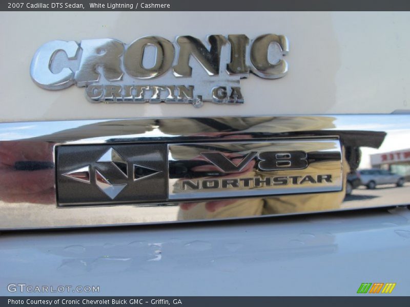 White Lightning / Cashmere 2007 Cadillac DTS Sedan