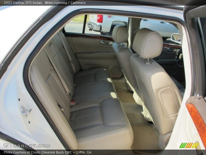White Lightning / Cashmere 2007 Cadillac DTS Sedan