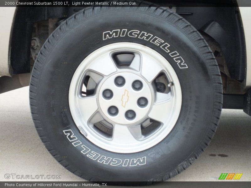 Light Pewter Metallic / Medium Oak 2000 Chevrolet Suburban 1500 LT