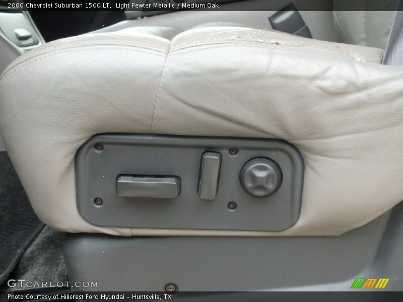 Light Pewter Metallic / Medium Oak 2000 Chevrolet Suburban 1500 LT