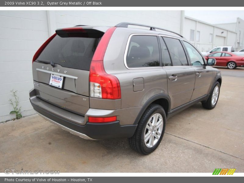 Oyster Grey Metallic / Off Black 2009 Volvo XC90 3.2