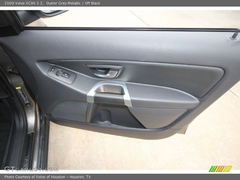 Oyster Grey Metallic / Off Black 2009 Volvo XC90 3.2