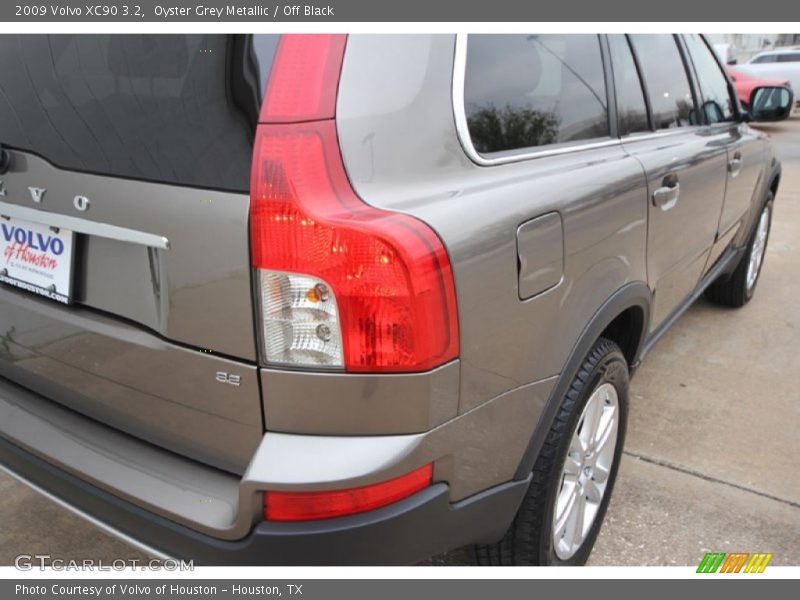 Oyster Grey Metallic / Off Black 2009 Volvo XC90 3.2