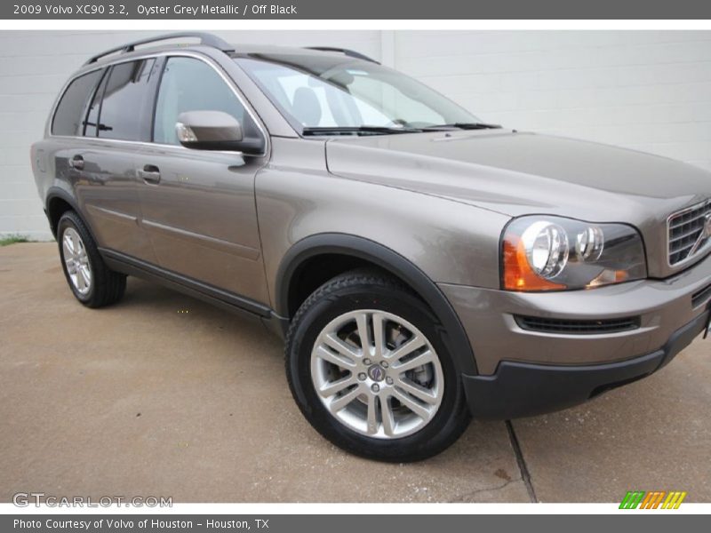 Oyster Grey Metallic / Off Black 2009 Volvo XC90 3.2