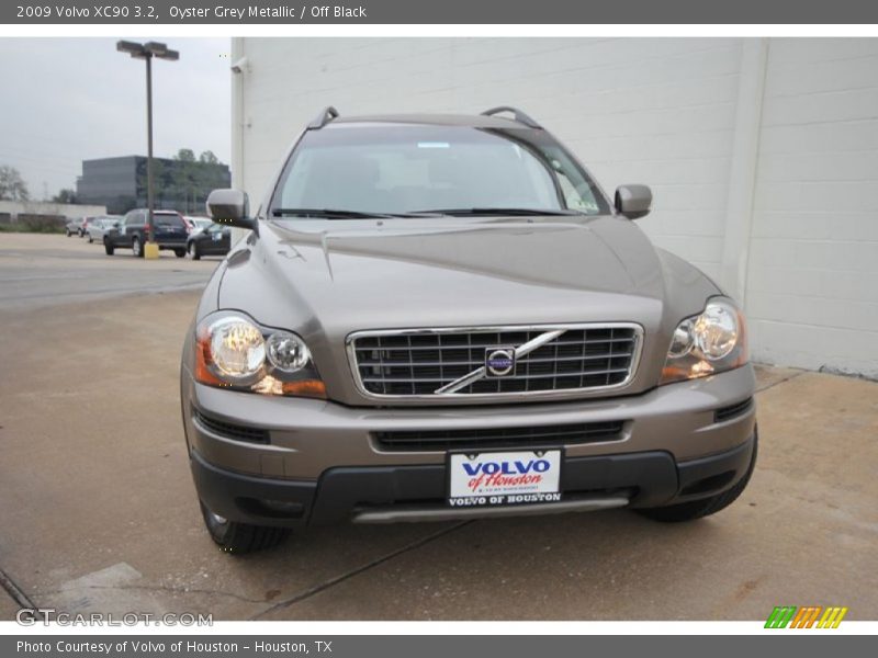 Oyster Grey Metallic / Off Black 2009 Volvo XC90 3.2