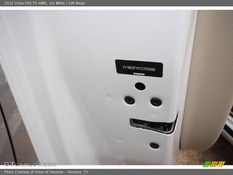 Ice White / Soft Beige 2012 Volvo S60 T6 AWD