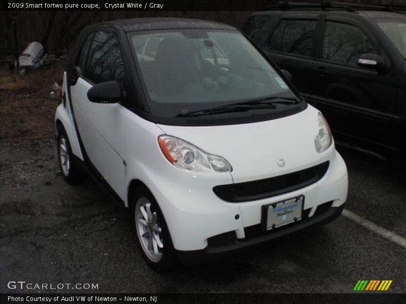 Crystal White / Gray 2009 Smart fortwo pure coupe