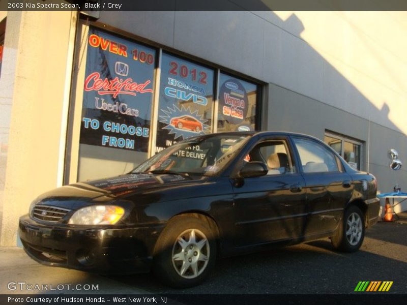 Black / Grey 2003 Kia Spectra Sedan