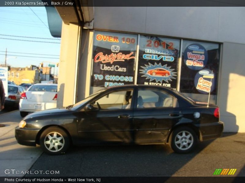 Black / Grey 2003 Kia Spectra Sedan