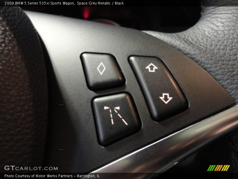 Controls of 2009 5 Series 535xi Sports Wagon