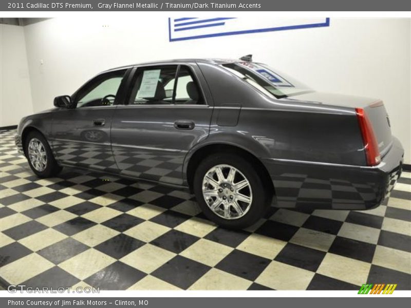 Gray Flannel Metallic / Titanium/Dark Titanium Accents 2011 Cadillac DTS Premium