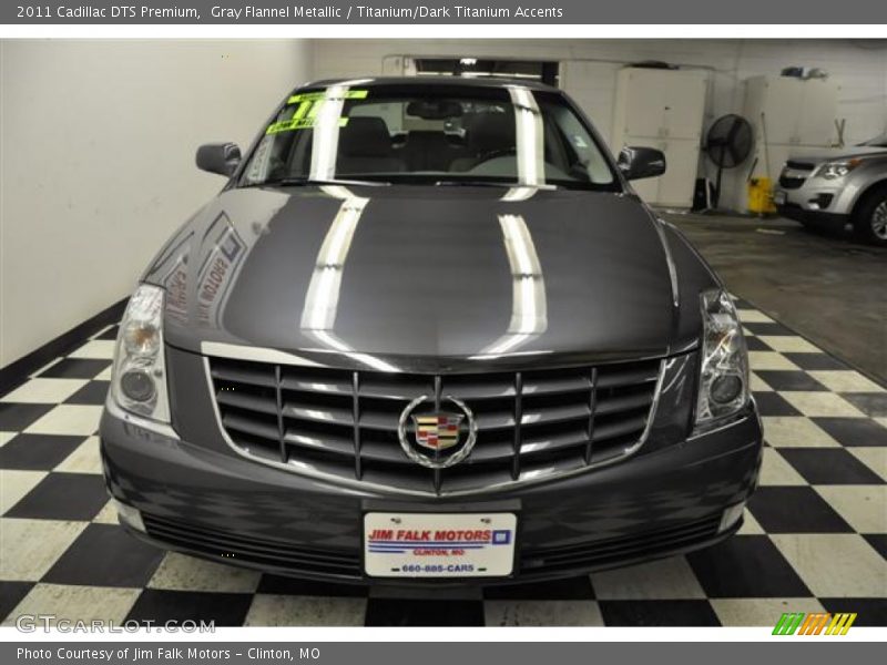 Gray Flannel Metallic / Titanium/Dark Titanium Accents 2011 Cadillac DTS Premium