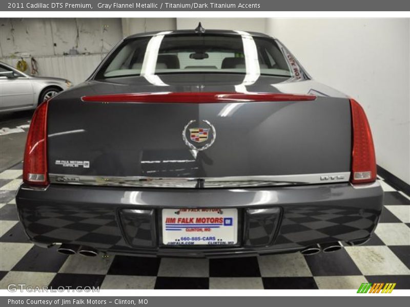 Gray Flannel Metallic / Titanium/Dark Titanium Accents 2011 Cadillac DTS Premium