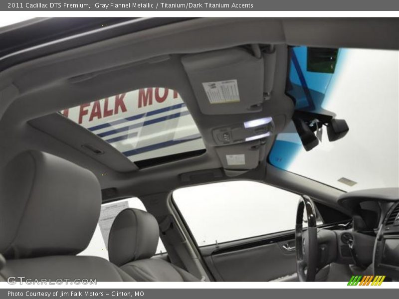 Gray Flannel Metallic / Titanium/Dark Titanium Accents 2011 Cadillac DTS Premium