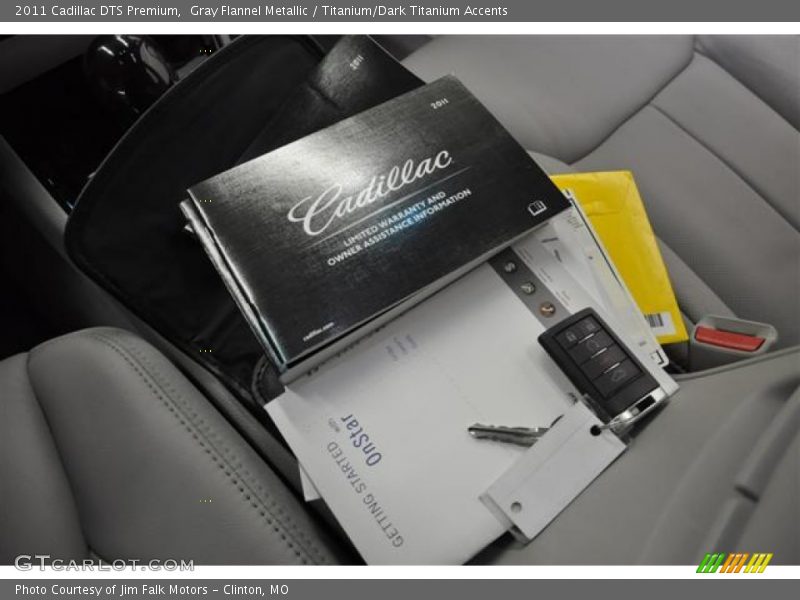 Gray Flannel Metallic / Titanium/Dark Titanium Accents 2011 Cadillac DTS Premium