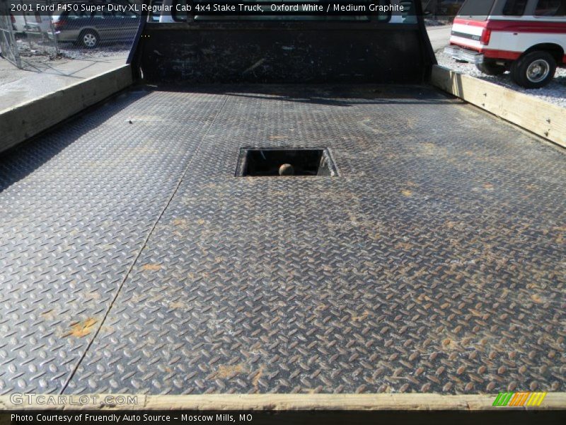 Oxford White / Medium Graphite 2001 Ford F450 Super Duty XL Regular Cab 4x4 Stake Truck