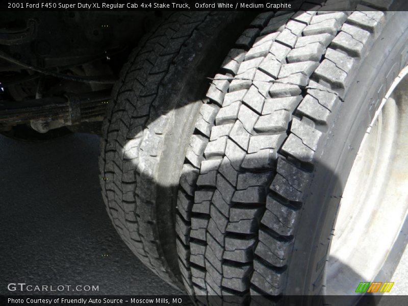 Oxford White / Medium Graphite 2001 Ford F450 Super Duty XL Regular Cab 4x4 Stake Truck
