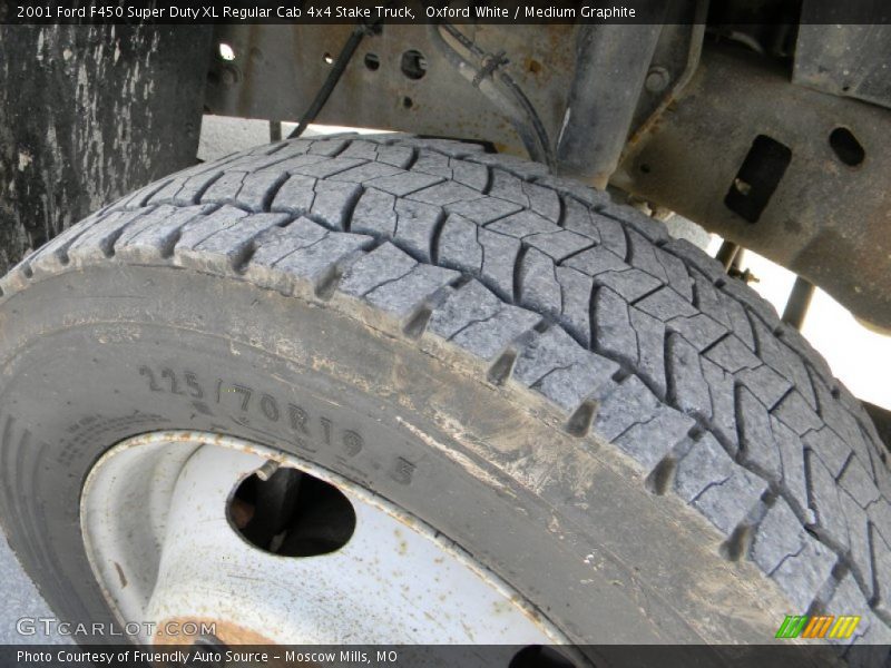 Oxford White / Medium Graphite 2001 Ford F450 Super Duty XL Regular Cab 4x4 Stake Truck