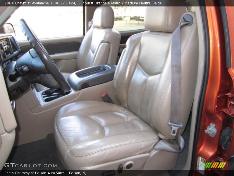 Front Seat of 2004 Avalanche 1500 Z71 4x4
