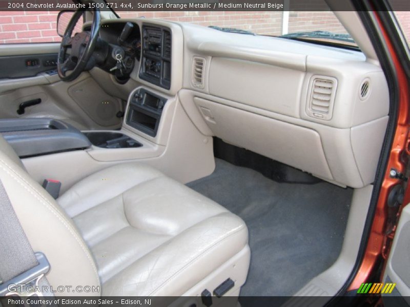 Sunburst Orange Metallic / Medium Neutral Beige 2004 Chevrolet Avalanche 1500 Z71 4x4