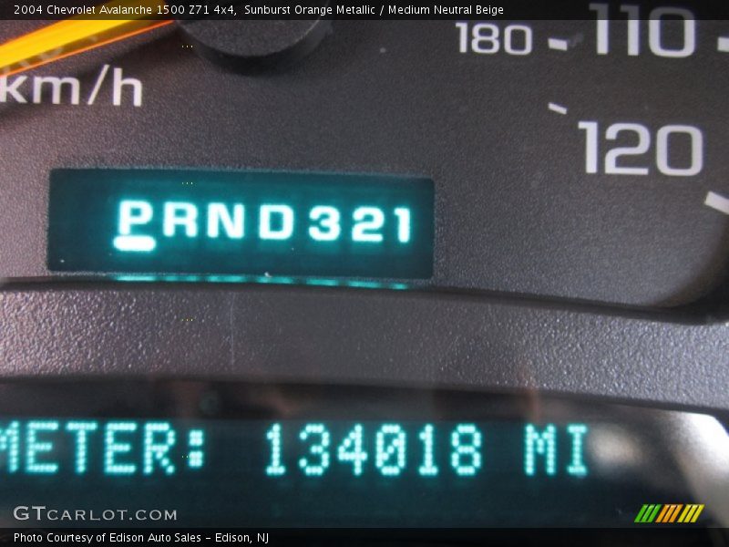 Sunburst Orange Metallic / Medium Neutral Beige 2004 Chevrolet Avalanche 1500 Z71 4x4