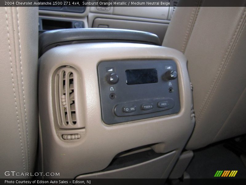 Sunburst Orange Metallic / Medium Neutral Beige 2004 Chevrolet Avalanche 1500 Z71 4x4