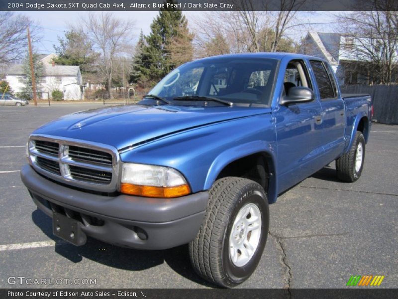 Front 3/4 View of 2004 Dakota SXT Quad Cab 4x4