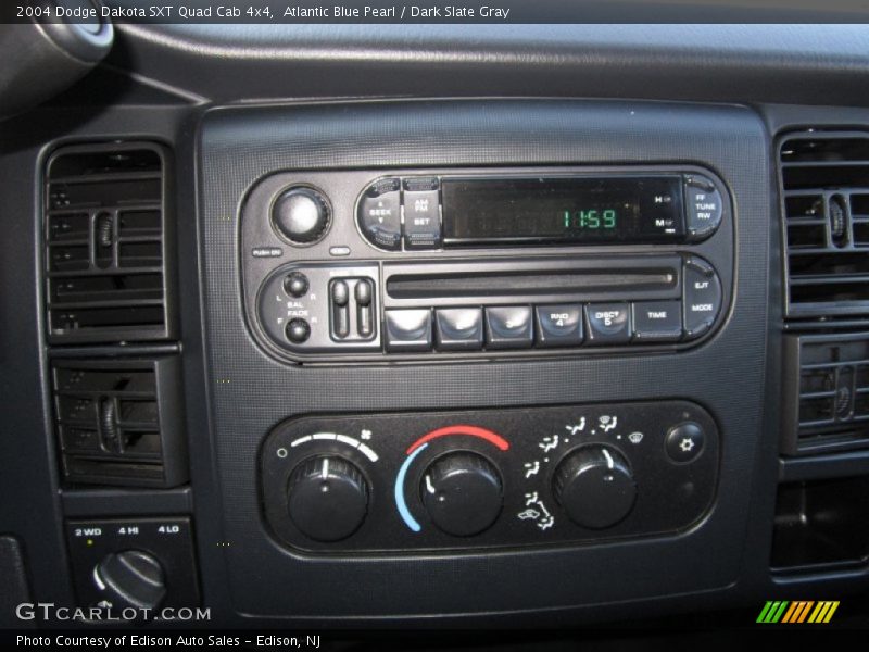 Atlantic Blue Pearl / Dark Slate Gray 2004 Dodge Dakota SXT Quad Cab 4x4