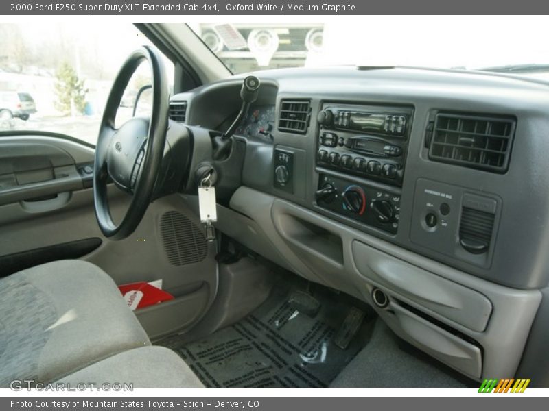 Oxford White / Medium Graphite 2000 Ford F250 Super Duty XLT Extended Cab 4x4