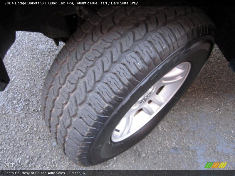 Atlantic Blue Pearl / Dark Slate Gray 2004 Dodge Dakota SXT Quad Cab 4x4