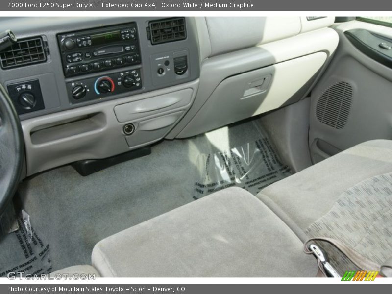 Oxford White / Medium Graphite 2000 Ford F250 Super Duty XLT Extended Cab 4x4
