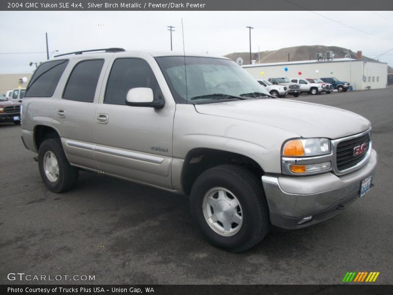 Silver Birch Metallic / Pewter/Dark Pewter 2004 GMC Yukon SLE 4x4