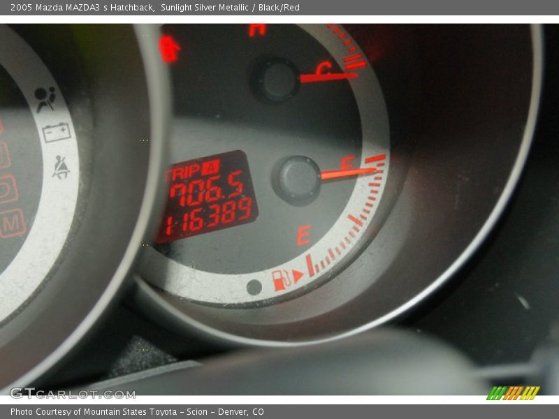 Sunlight Silver Metallic / Black/Red 2005 Mazda MAZDA3 s Hatchback