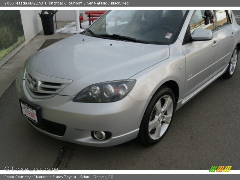 Sunlight Silver Metallic / Black/Red 2005 Mazda MAZDA3 s Hatchback
