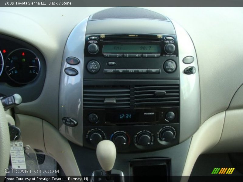 Black / Stone 2009 Toyota Sienna LE