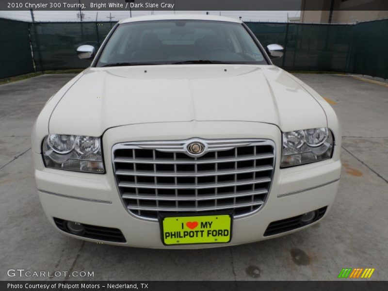 Bright White / Dark Slate Gray 2010 Chrysler 300 Touring