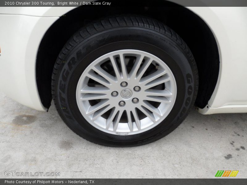 Bright White / Dark Slate Gray 2010 Chrysler 300 Touring