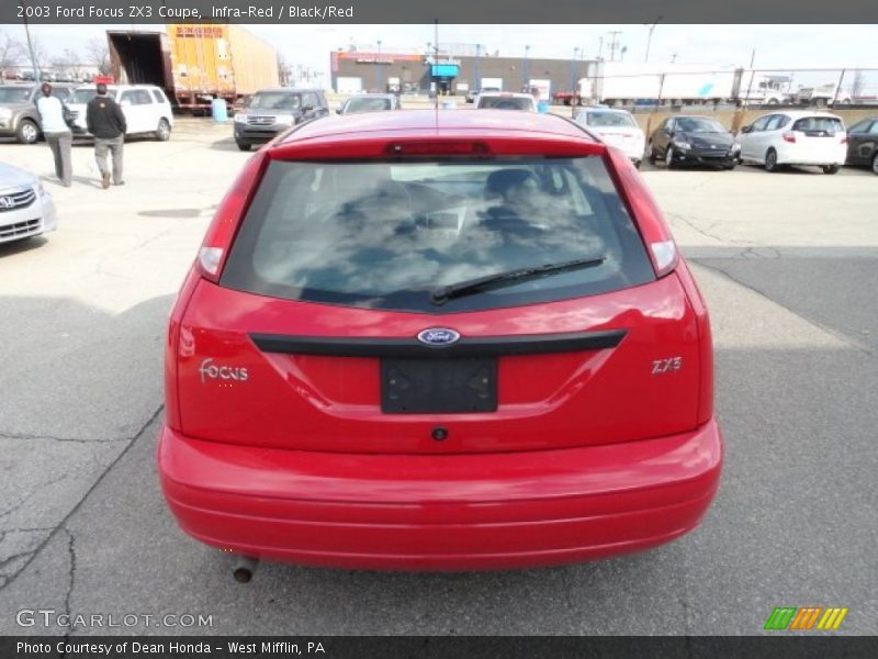 Infra-Red / Black/Red 2003 Ford Focus ZX3 Coupe