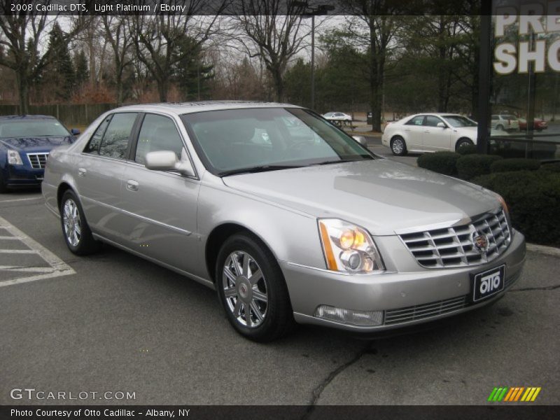 Light Platinum / Ebony 2008 Cadillac DTS