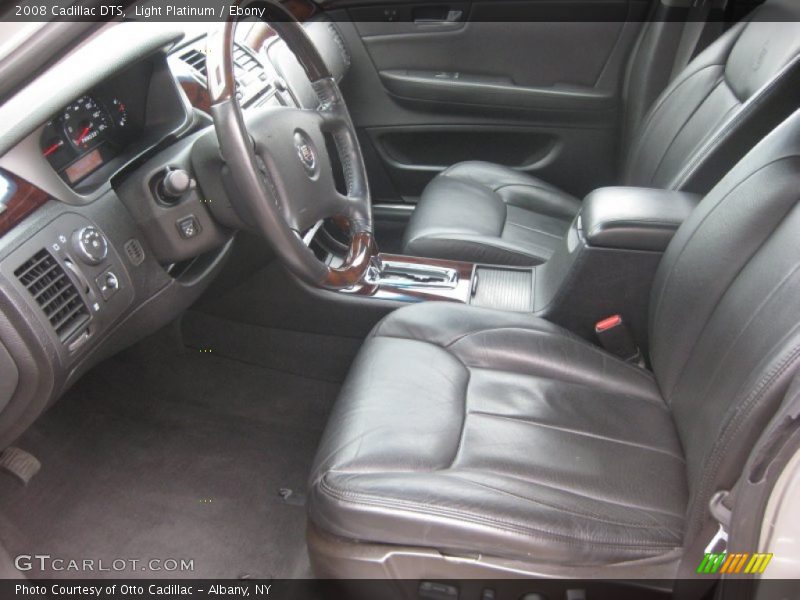 Light Platinum / Ebony 2008 Cadillac DTS