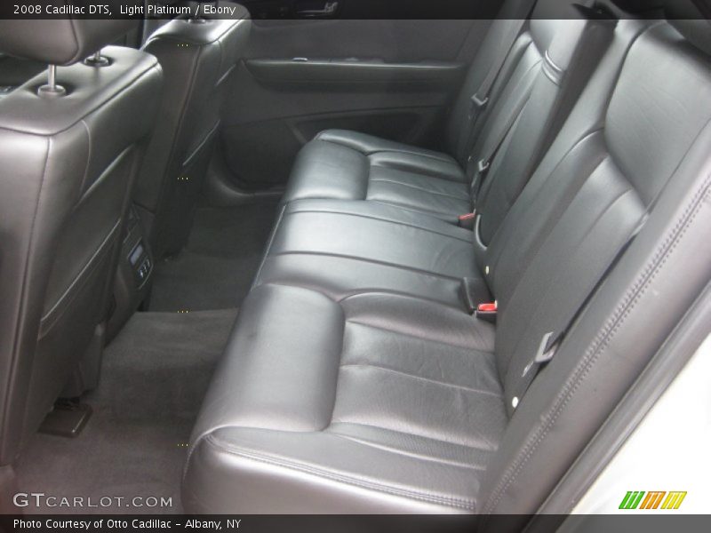 Light Platinum / Ebony 2008 Cadillac DTS