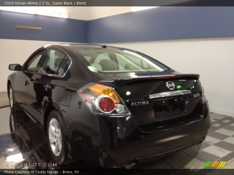 Super Black / Blond 2009 Nissan Altima 2.5 SL
