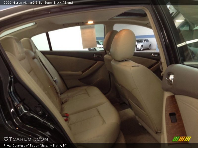 Super Black / Blond 2009 Nissan Altima 2.5 SL