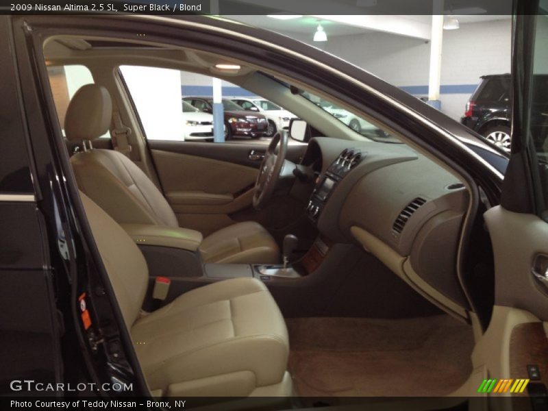 Super Black / Blond 2009 Nissan Altima 2.5 SL