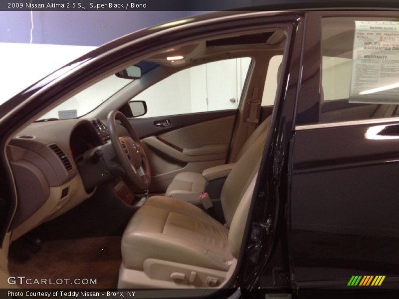 Super Black / Blond 2009 Nissan Altima 2.5 SL