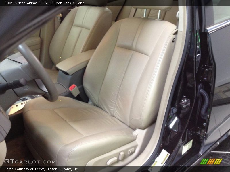 Super Black / Blond 2009 Nissan Altima 2.5 SL