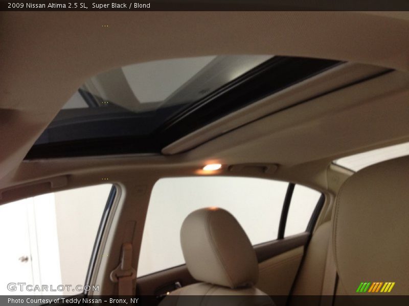 Super Black / Blond 2009 Nissan Altima 2.5 SL
